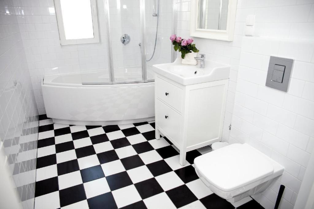 Sopot Airport Apartment Bagian luar foto