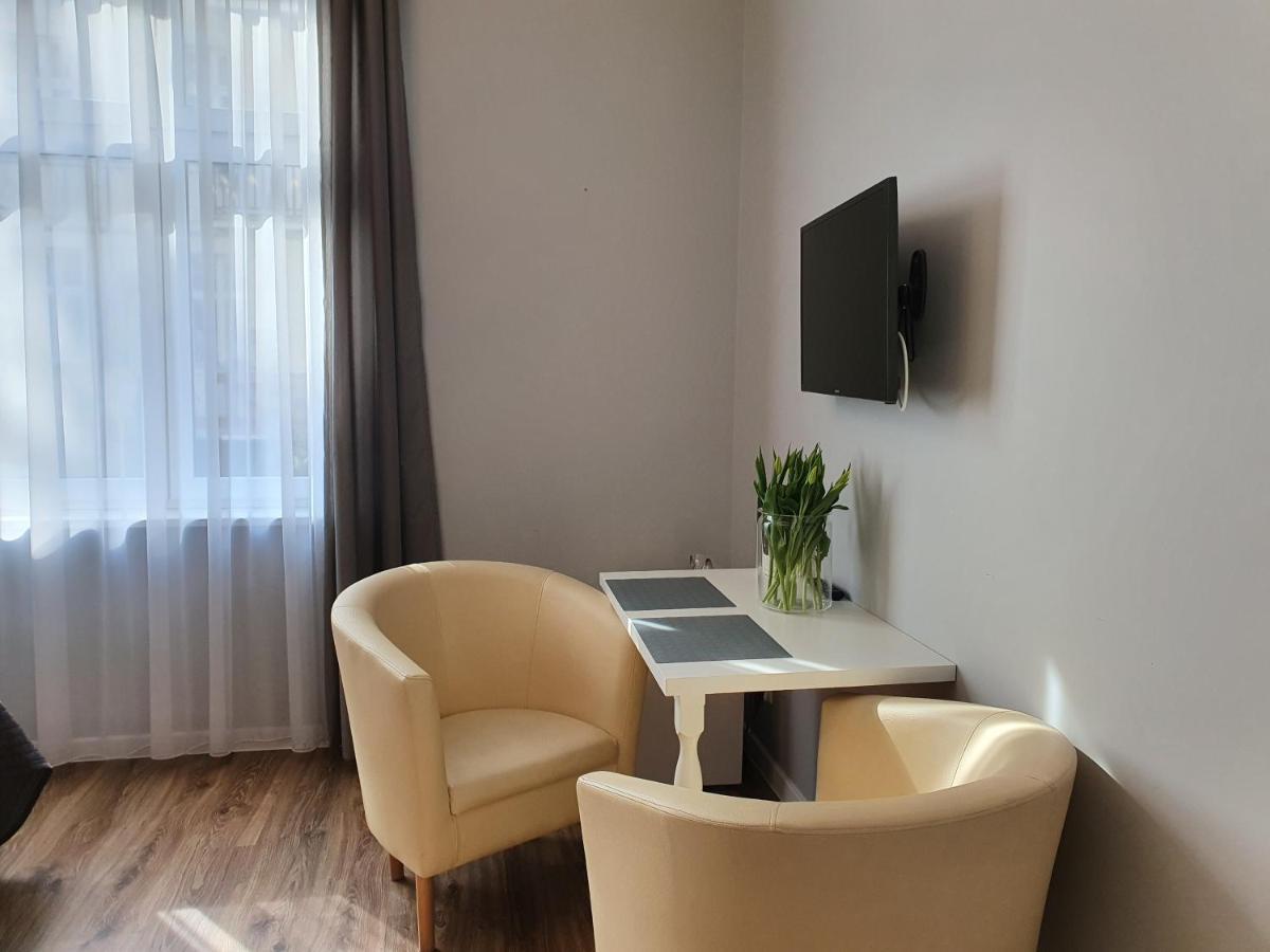 Sopot Airport Apartment Bagian luar foto