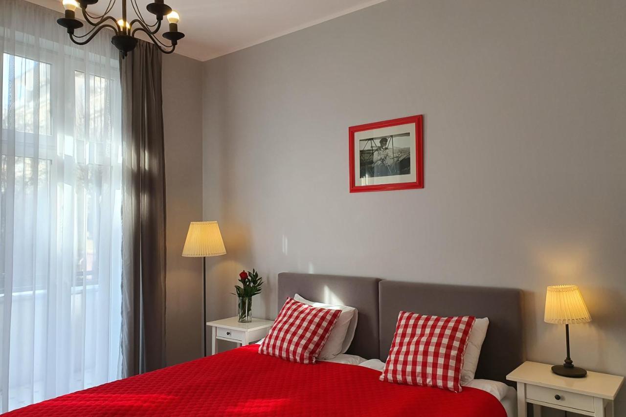 Sopot Airport Apartment Bagian luar foto